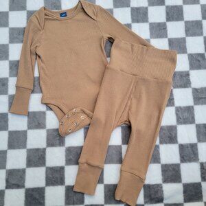 Old Navy Brown Cotton Ribbed Bodysuit & Pants 2 Piece Set Size 6-9m